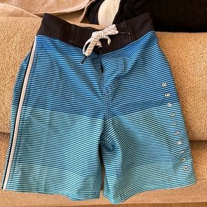 Quicksilver swim suit cute w rash guard (Rash guard & swim suit sold separately)